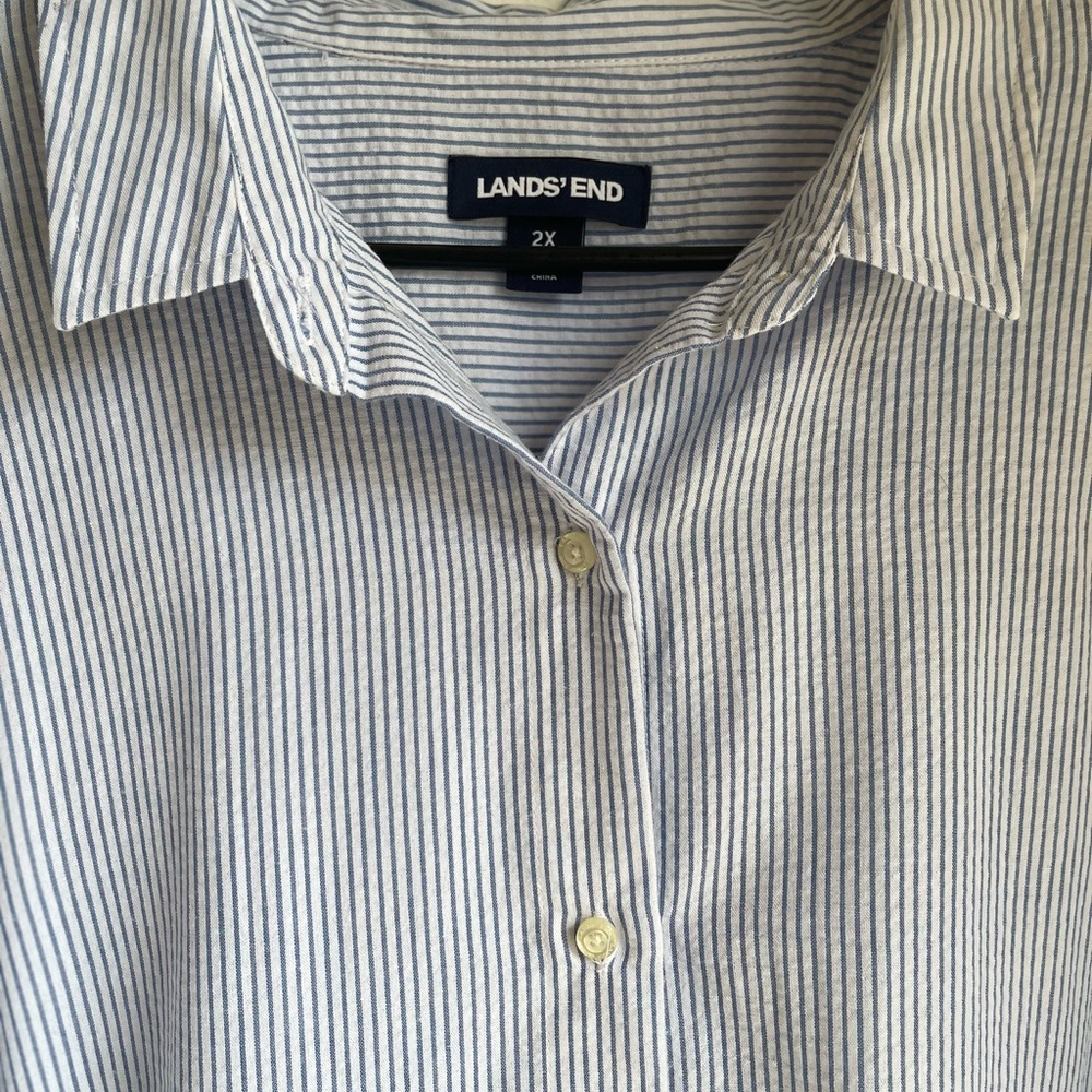 Lands' End Women’s Light‎ Blue Pinstripe Casual Button-Down Shirt - Picture 5 of 12